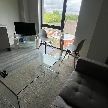 Studio Apartment Near City Centre-2
