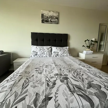 Studio Apartment Near City Centre-3