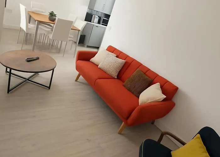 Kehoe'S Pad Near Etihad Stadium & Coop Live Arena Sleeps 4