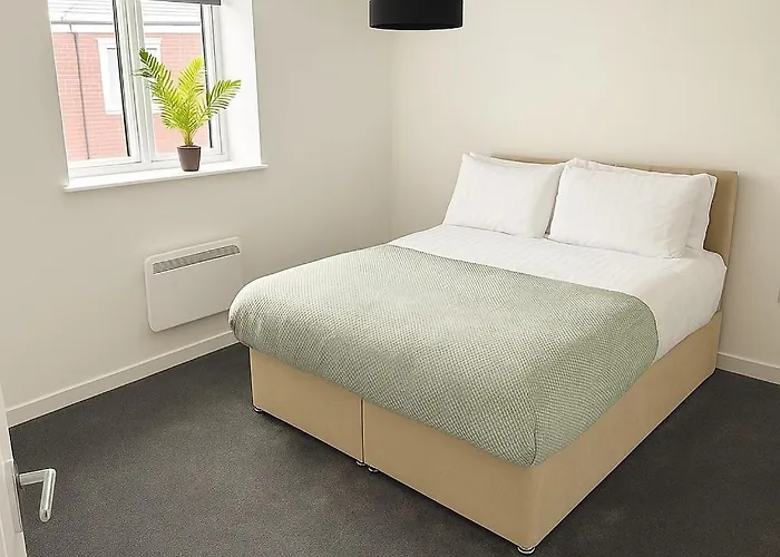 Kehoe'S Pad Near Etihad Stadium & Coop Live Arena Sleeps 4